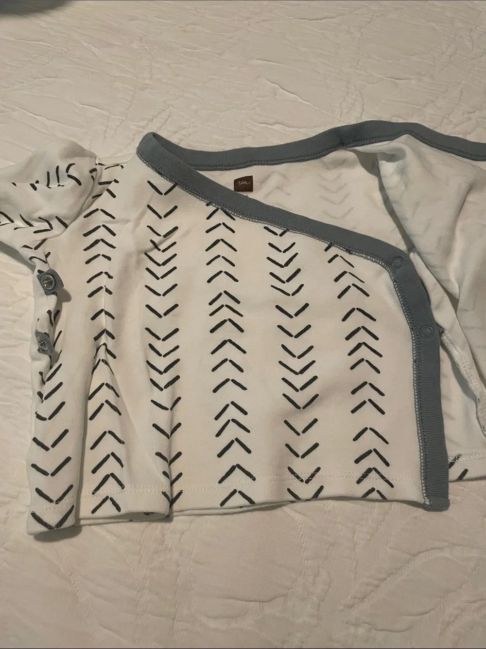 Tea Collection White & Blue-Gray Printed Women's Top